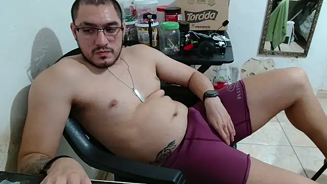 Snapshot of Leonino231 chatting on October 5, 1:59 am Leonino231 online show from October 5, 1:59 am