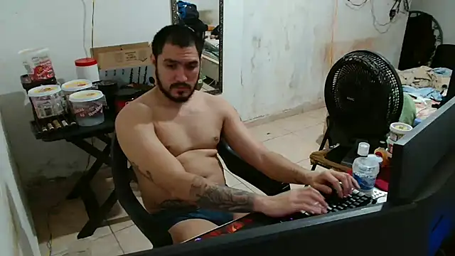 Snapshot of Leonino231 chatting on October 24, 9:22 pm Leonino231 online show from October 24, 9:22 pm