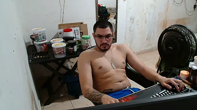 Snapshot of Leonino231 chatting on November 10, 9:47 pm Leonino231 online show from November 10, 9:47 pm