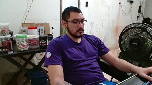 Snapshot of Leonino231 chatting on November 27, 5:26 pm Leonino231 online show from November 27, 5:26 pm