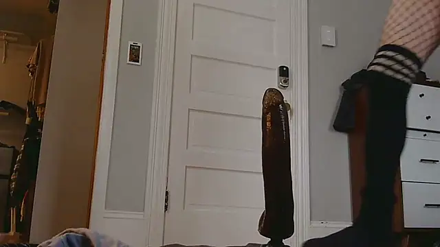 Snapshot of hungbottom603 chatting on December 2, 6:14 pm hungbottom603 online show from December 2, 6:14 pm