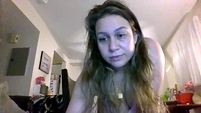 Snapshot of thedevinemama chatting on June 15, 1:52 am thedevinemama online show from June 15, 1:52 am