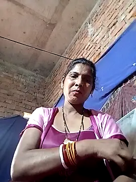 Snapshot of Savita992 chatting on May 13, 2:42 am Savita992 online show from May 13, 2:42 am