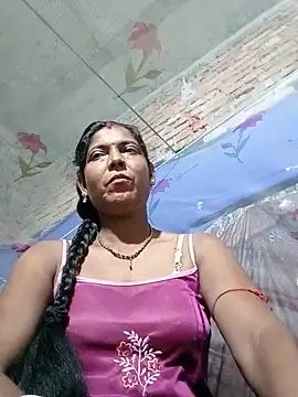 Snapshot of Savita992 chatting on May 30, 7:33 pm Savita992 online show from May 30, 7:33 pm
