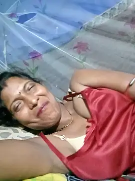 Snapshot of Savita992 chatting on June 13, 11:35 pm Savita992 online show from June 13, 11:35 pm