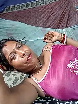 Snapshot of Savita992 chatting on June 16, 7:44 am Savita992 online show from June 16, 7:44 am
