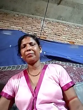 Snapshot of Savita992 chatting on June 28, 8:20 am Savita992 online show from June 28, 8:20 am