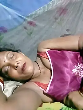 Snapshot of Savita992 chatting on July 2, 7:31 pm Savita992 online show from July 2, 7:31 pm