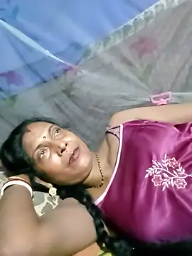 Snapshot of Savita992 chatting on July 15, 7:52 pm Savita992 online show from July 15, 7:52 pm
