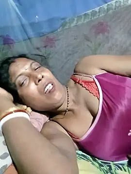 Snapshot of Savita992 chatting on July 21, 6:32 pm Savita992 online show from July 21, 6:32 pm