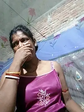 Snapshot of Savita992 chatting on July 25, 6:27 pm Savita992 online show from July 25, 6:27 pm