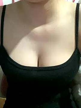 Snapshot of Linhtruong_ chatting on September 28, 12:10 pm Linhtruong online show from September 28, 12:10 pm