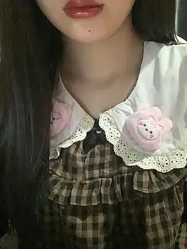 Linhtruong  online show from December 16, 4:28 am