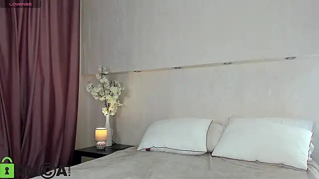 Snapshot of Adelina_Bliss chatting on May 29, 10:57 am Adelina Bliss online show from May 29, 10:57 am