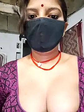 Snapshot of Daisygirl9 chatting on May 5, 10:40 pm Daisygirl9 online show from May 5, 10:40 pm