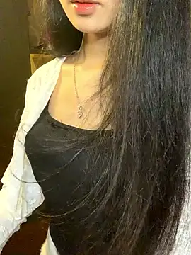 Snapshot of Nhinhi18 chatting on April 3, 3:21 pm Nhinhi18 online show from April 3, 3:21 pm
