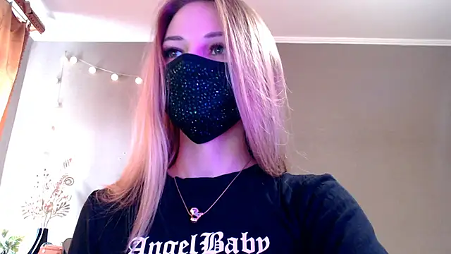 Iris lave online show from April 24, 12:40 pm