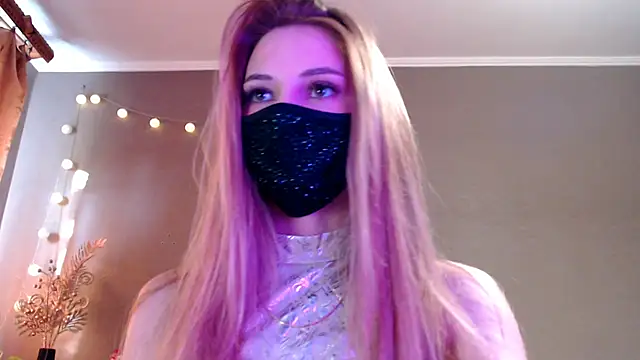 Iris lave online show from May 3, 3:51 pm