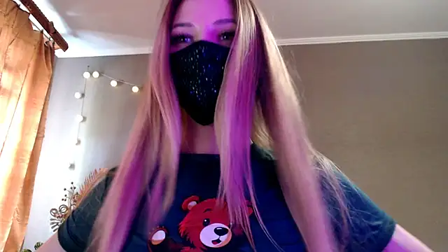 Iris lave online show from May 4, 2:24 pm