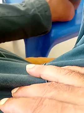 Snapshot of hackyourpussy@xh chatting on November 5, 9:20 am hackyourpussyxh online show from November 5, 9:20 am