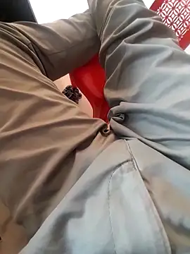 Snapshot of hackyourpussy@xh chatting on November 26, 10:05 am hackyourpussyxh online show from November 26, 10:05 am