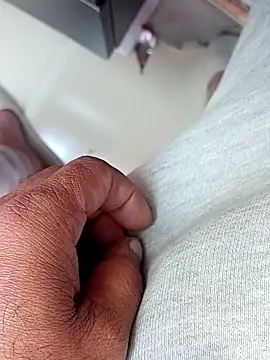 Snapshot of hackyourpussy@xh chatting on January 19, 3:43 am hackyourpussyxh online show from January 19, 3:43 am