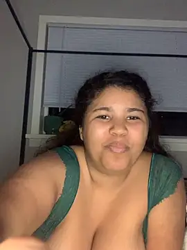 Snapshot of KittyCow chatting on October 16, 12:44 am KittyCow online show from October 16, 12:44 am