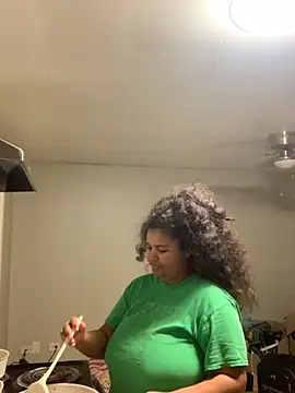 Snapshot of KittyCow chatting on October 17, 4:15 am KittyCow online show from October 17, 4:15 am