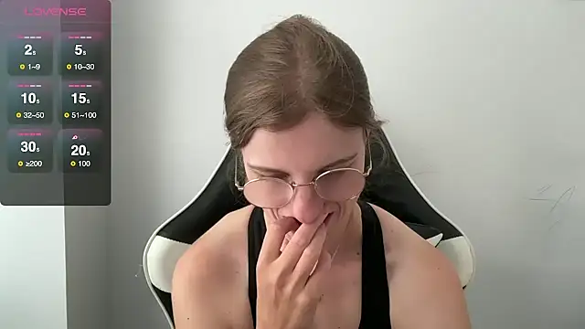 BustyKellyXXX online show from September 23, 9:23 am