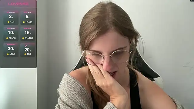 BustyKellyXXX online show from September 25, 8:51 am