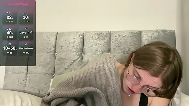 BustyKellyXXX online show from October 9, 8:51 pm