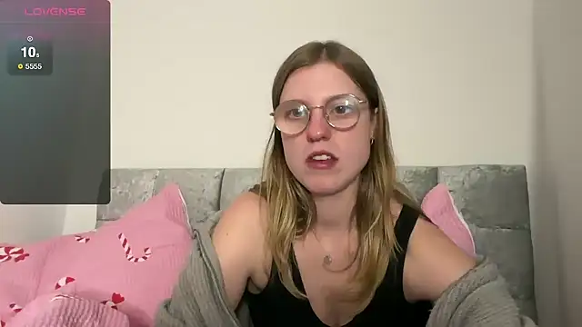 BustyKellyXXX online show from November 23, 7:13 pm