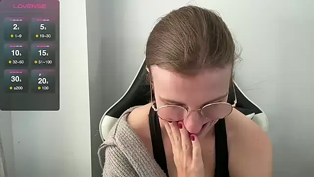 BustyKellyXXX online show from November 25, 10:26 am