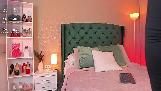 naughty fun room online show from November 6, 11:04 pm