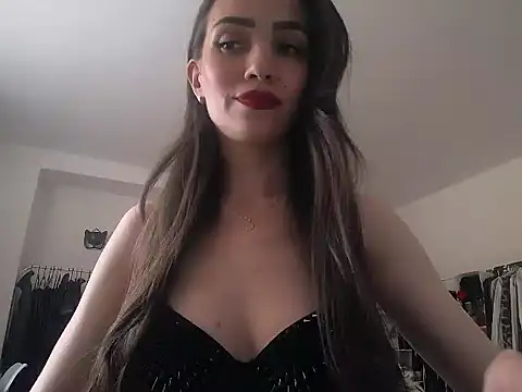 Snapshot of AlienaMoore chatting on July 22, 10:51 am AlienaMoore online show from July 22, 10:51 am