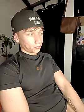 Snapshot of Logan_sixxer chatting on September 16, 3:51 am Logan sixxer online show from September 16, 3:51 am