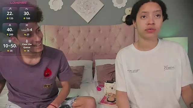 Snapshot of Joe_And_Emma chatting on November 30, 5:11 am Joe And Emma online show from November 30, 5:11 am