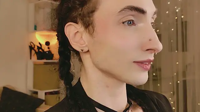 Queen of tease online show from March 7, 6:05 pm