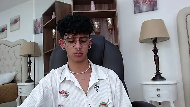 Ibratxandy online show from March 11, 7:09 pm