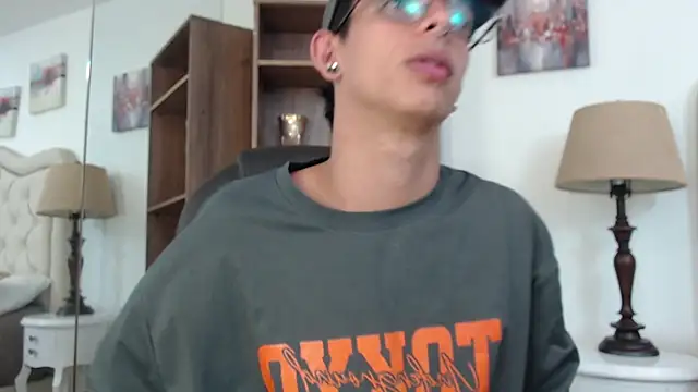 Ibratxandy online show from May 4, 6:59 pm
