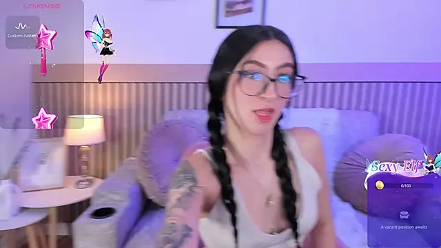 Snapshot of melissa_rox chatting on December 15, 8:13 pm melissa rox online show from December 15, 8:13 pm