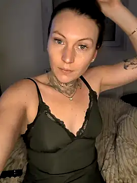 monsieuretmada1 online show from November 1, 7:32 am