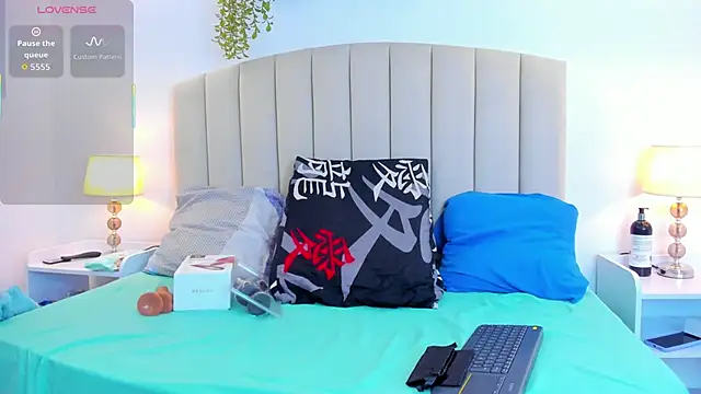 Rachel Donnelly online show from October 1, 4:40 am