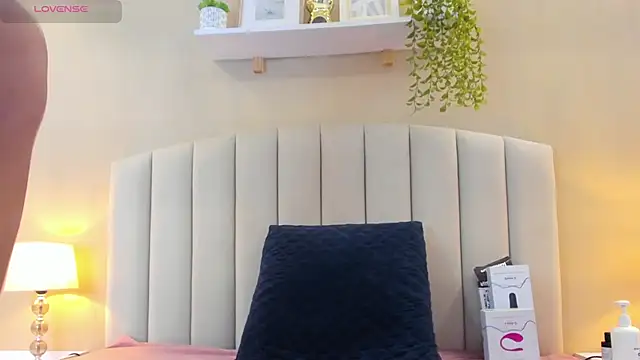 Snapshot of Rachel_Donnelly chatting on June 13, 1:14 am Rachel Donnelly online show from June 13, 1:14 am