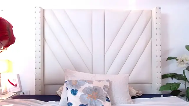 Snapshot of Ronnetemalbec chatting on December 18, 12:44 pm Ronnetemalbec online show from December 18, 12:44 pm