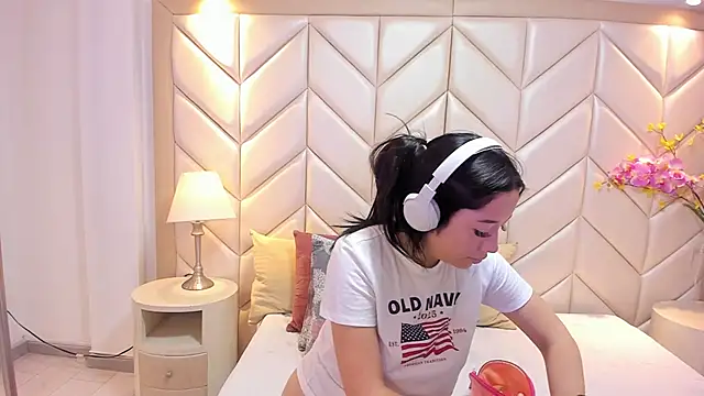 BarbieMonet online show from October 23, 11:53 am