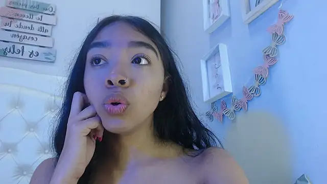 Snapshot of pocahontamoon chatting on September 19, 1:01 pm pocahontamoon online show from September 19, 1:01 pm