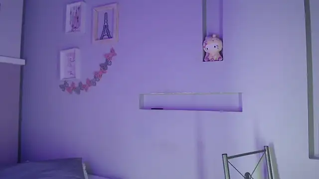 Snapshot of pocahontamoon chatting on October 18, 4:19 pm pocahontamoon online show from October 18, 4:19 pm