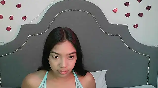 Snapshot of pocahontamoon chatting on November 1, 3:58 pm pocahontamoon online show from November 1, 3:58 pm