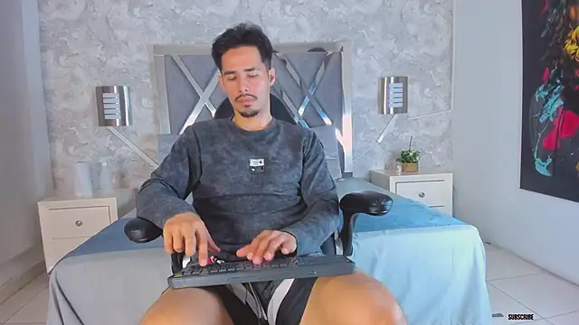 loghan fox online show from September 26, 3:32 am